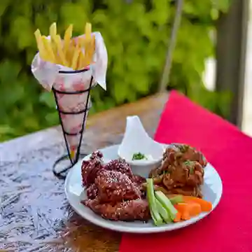 Combo antojo alitas. recomendado: 2 pax.