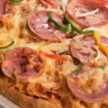Pizzas de Chorizo Pimientos y Cebolla