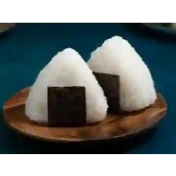 Onigiri de Atún Cocido