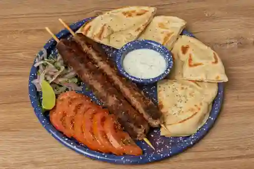 Brochetas de kebab de cordero