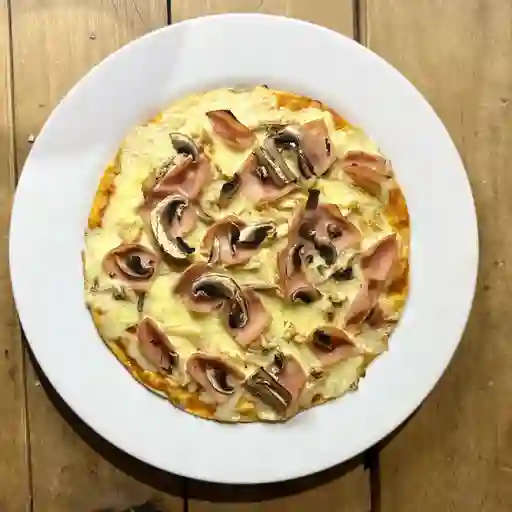 Pizza pollo y champiñones