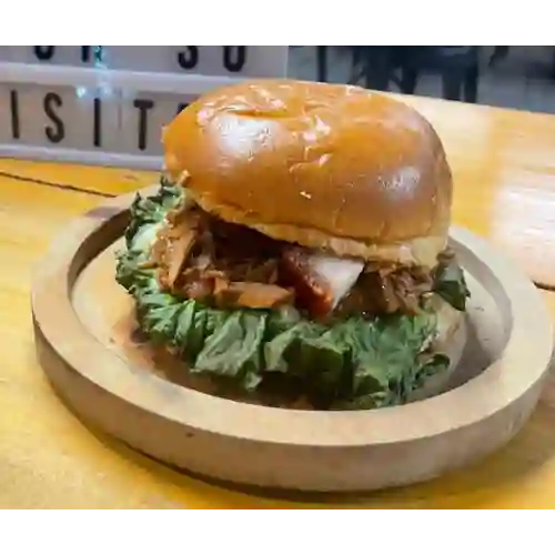 Hamburguesa con Pull And Pork y Tocineta