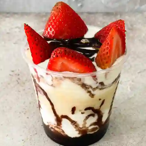 Fresas con Crema + Salsa Chocolate