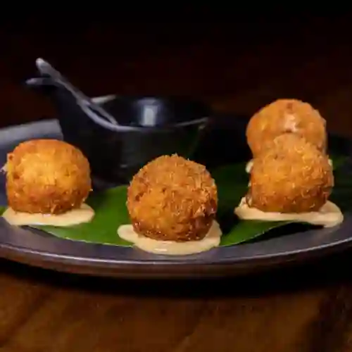 Croquetas de Queso y Tocino