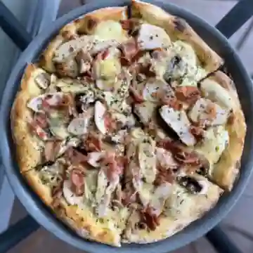 Combo Pizza Pollo Fungi + Coca Cola 1,5l