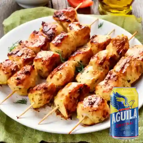Combo Chuzo de Pollo + Aguila Orig Lta 330ml