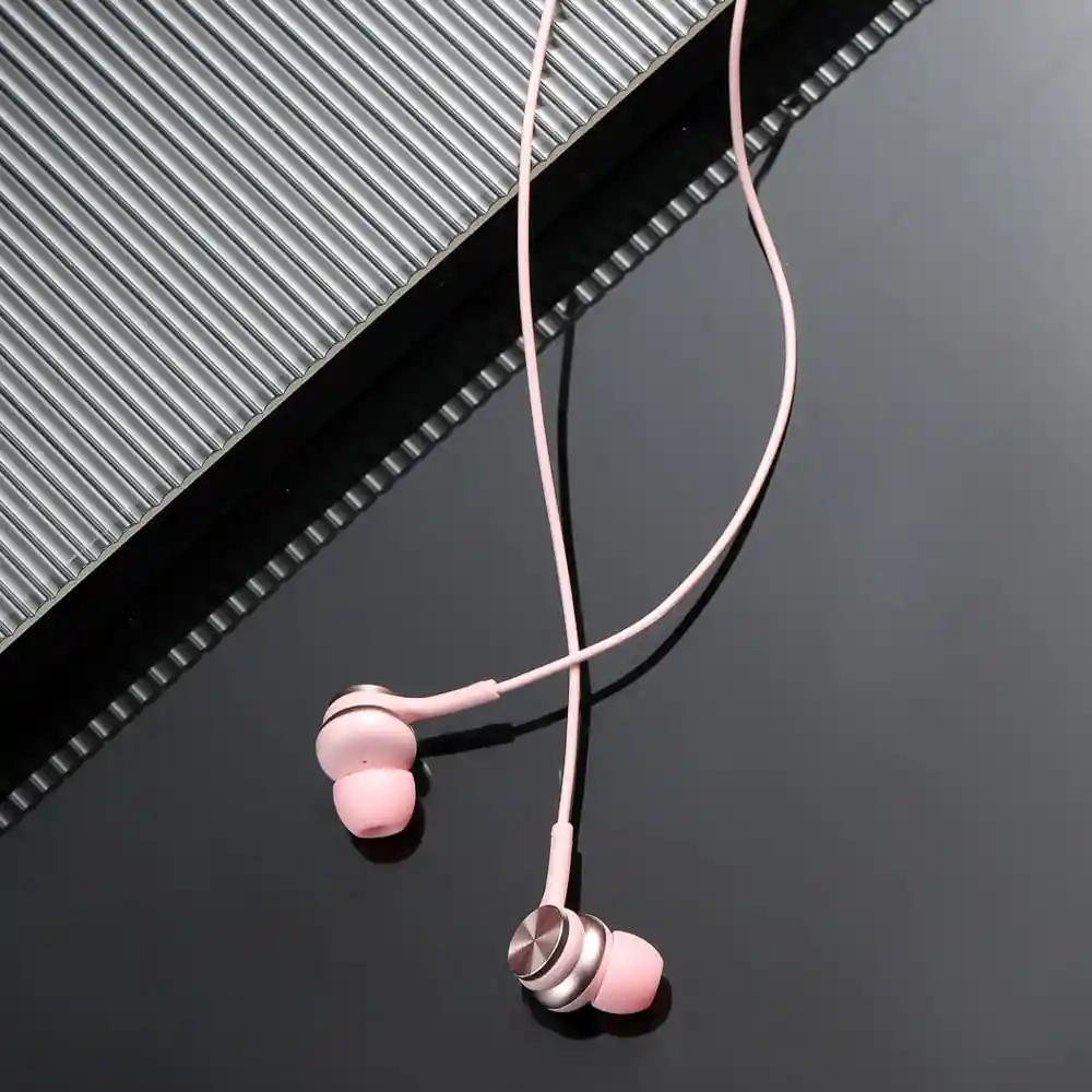 Miniso Audífonos de Cable de Alta Fidelidad Rosa Modelo 8474