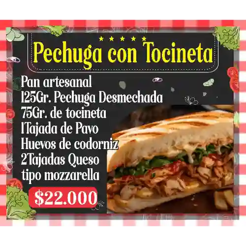 Sándwich de Pechuga y Tocineta
