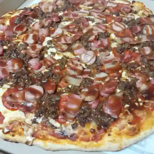 Pizza Carnívora Familiar