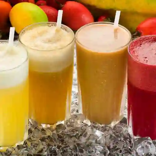 Jugos naturales en leche