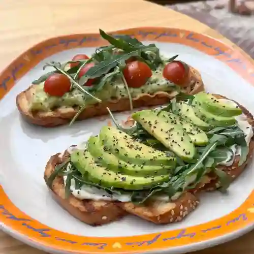 Tostadas de Aguacate