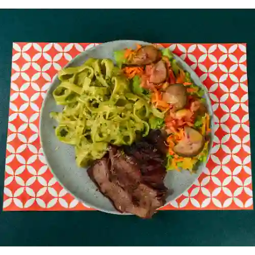 Res Ahumada con Fetuchini Pesto