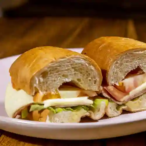 Sándwich Jamón y Queso