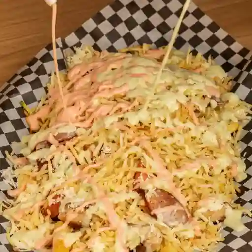 Salchipapas tradicional
