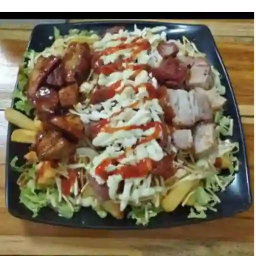 Suizo con chicharron y costilla bbq