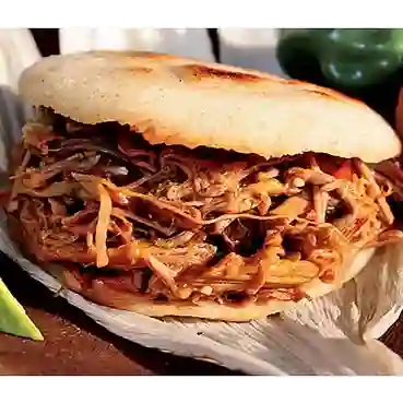 Arepa Loca con Carne de Cerdo