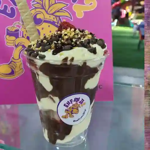 Fresas con chocolate y crema de leche