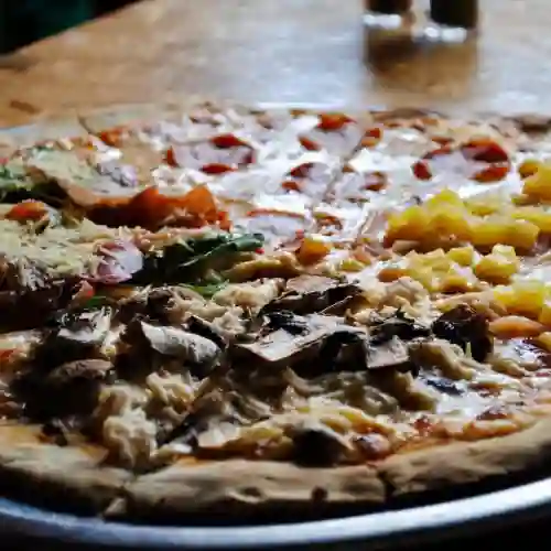 Pizza de la Casa 4 Sabores