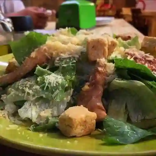 Ensalada Cesar con Pollo