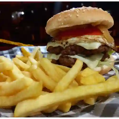 Hamburguesa Doble Carne con Papas