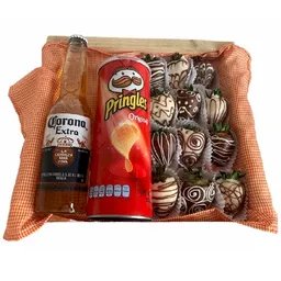 Caja Fresas Cerveza y Pringles