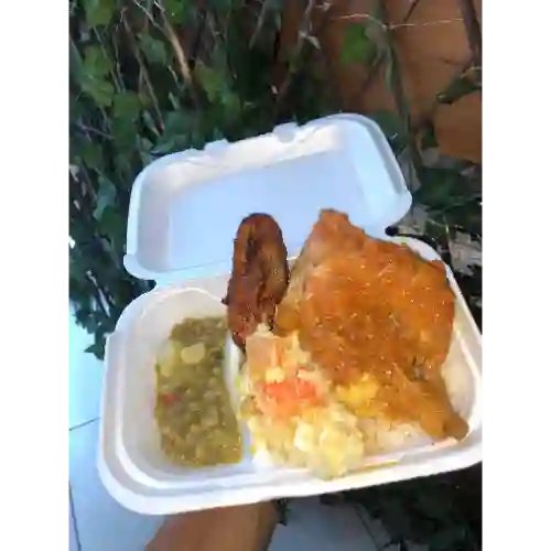 Almuerzo Pollo Guisado