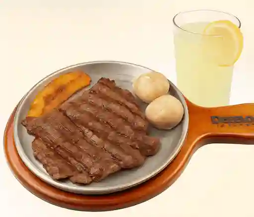 Churrasco del Dia + Limonada Natural 16oz
