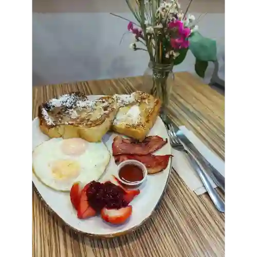 Tostadas Francesas y Huevos