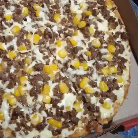 Pizza Criolla + Gaseosa 250Ml