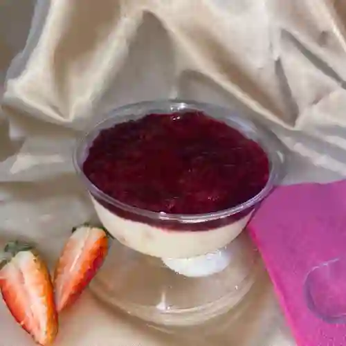 Postre Tres Leches con Frutos Rojos