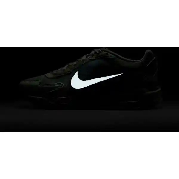 Nike Tenis Air Max Solo Gris Mujer 8 FN0784-002