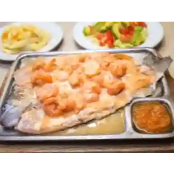 Trucha en Salsa de Camarones Gratis Sopa