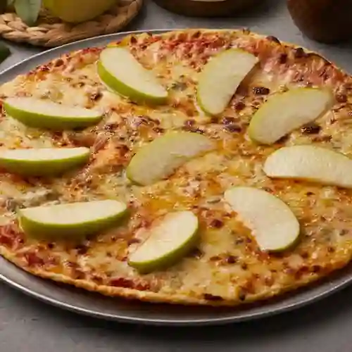 Pizza Dos Quesos con Manzana