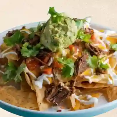 Nachos chingones con pulled pork