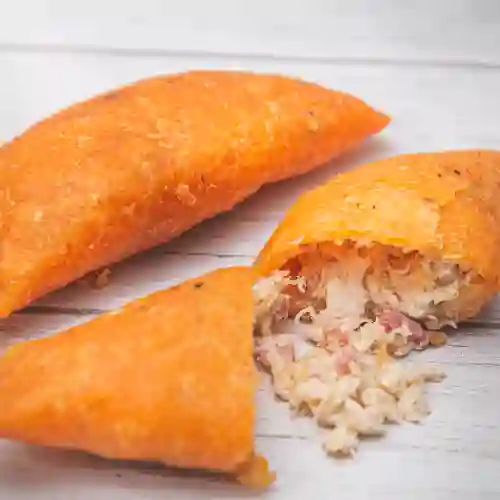 Empanada Pollo, Queso, Tocineta