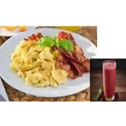Huevos con Tocineta + Jugo Natural