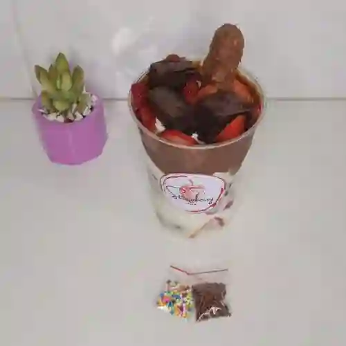 Fresas con Crema con Topping 12 Onzas