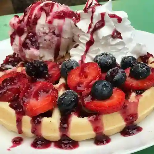 Waffle Oreo y Arequipe