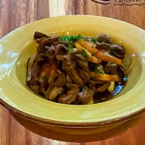 Lomo salteado tipo peruano