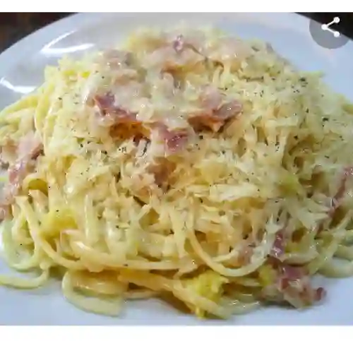 Espaguetis Carbonara +Pan