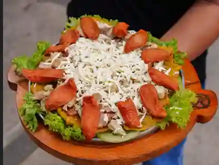 Salchipatacon con Todo