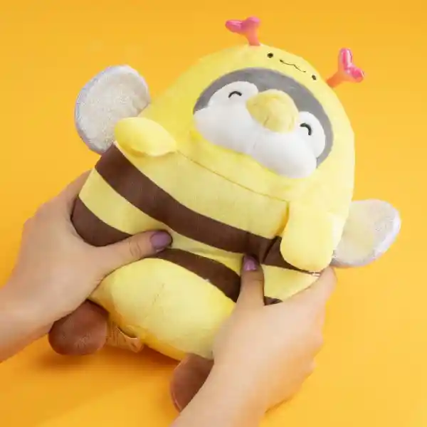 Peluche 8In Pen Pen Disfraz de Abeja Mini Family Miniso