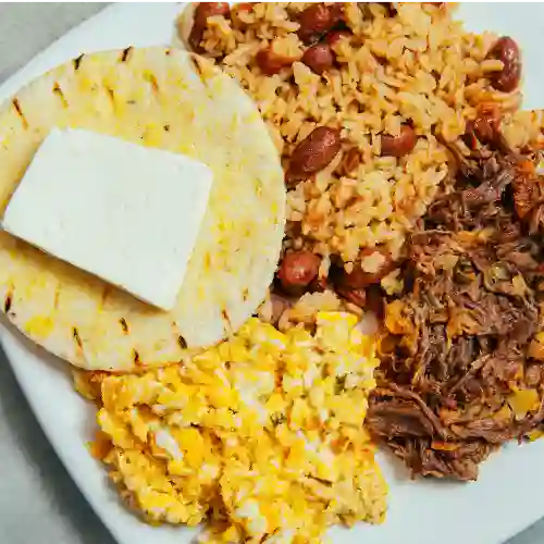 Desayuno con Carne Desmechada