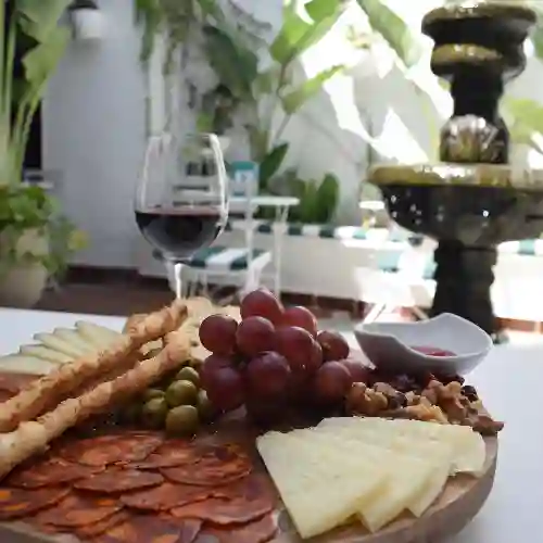Tabla mixta de ibericos y quesos