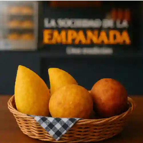 Empanada Carne, Empanada Pollo, Papa Rellena, Marranita