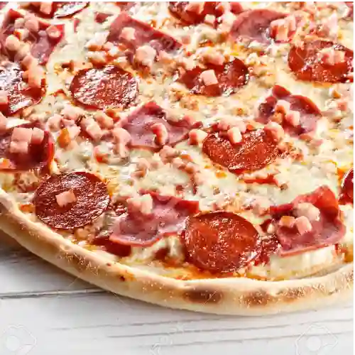 Pizza Salami Jamón Mediana