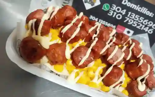 Salchipapa de Chorizo