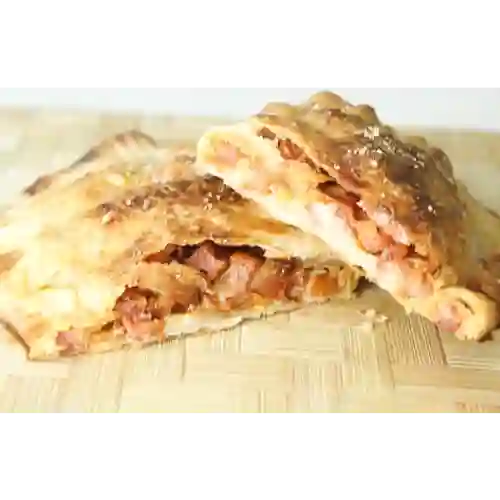 Calzone de Butifarra y Chorizo