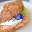 Croissant Salmón Pochado