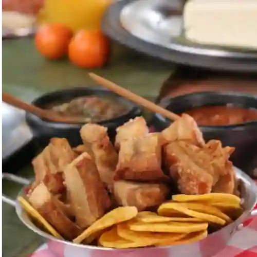 Chicharrón Carnudo